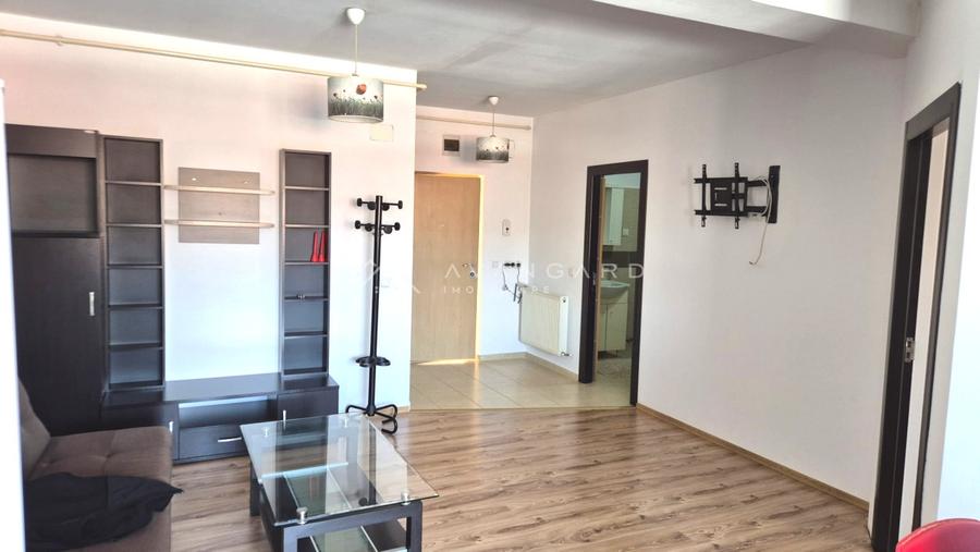 Apartament cu 2 camere semidecomandat, mobilat în Florești