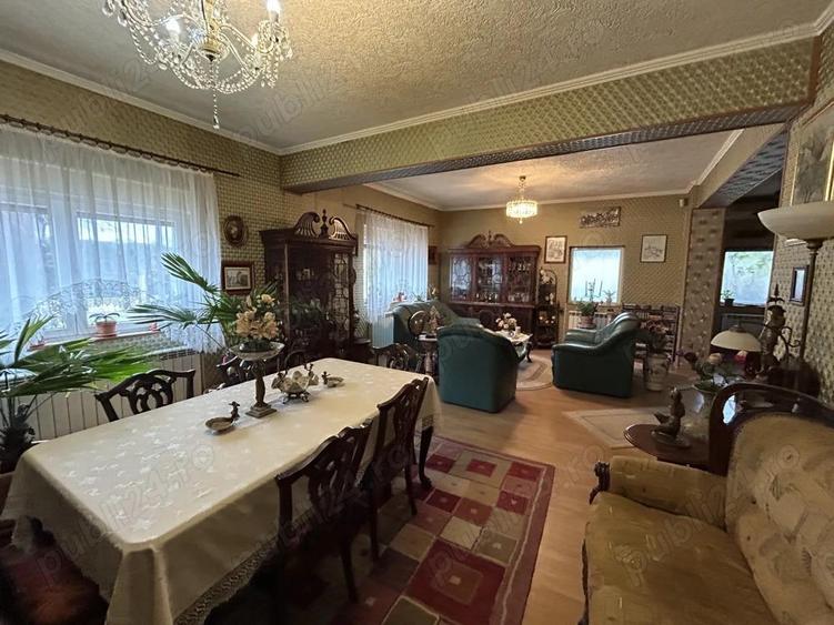 Vand casa mare, din caramida,situata in Parneava, st.972 mp, sc.230 mp - 4