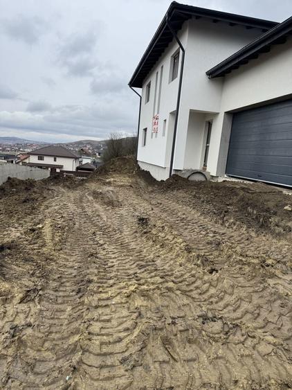 Vind casa in Dezmir - 2