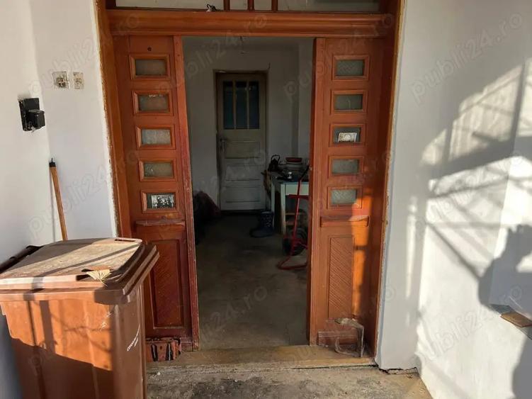 Vand casa ?i teren Com Suseni. Sat Tutulesti - 1