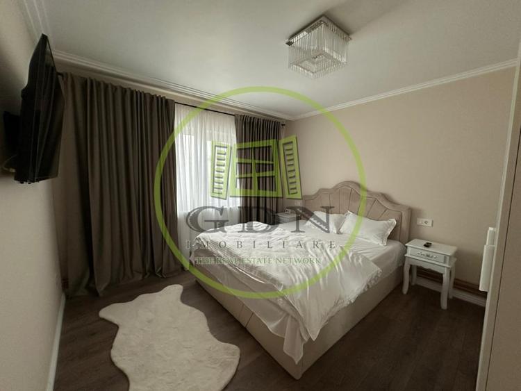 Apartament cu 3 camere decomandat, mobilat în Craiovița Nouă