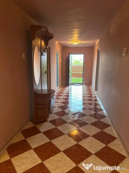 Casă cu 4 camere cu Teren 1105 Mp în Strejnicu