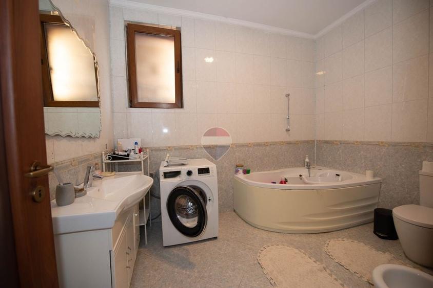 Apartament cu 3 camere decomandat, mobilat în Grivița
