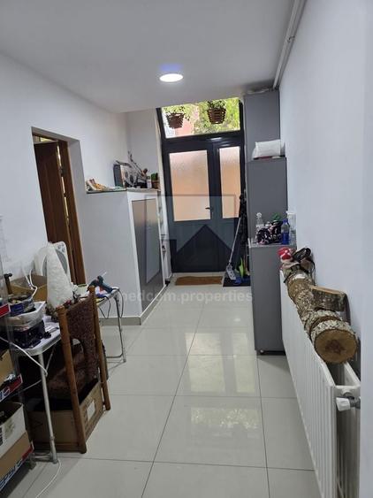 Apartament cu 4 camere decomandat, mobilat în Sebastian