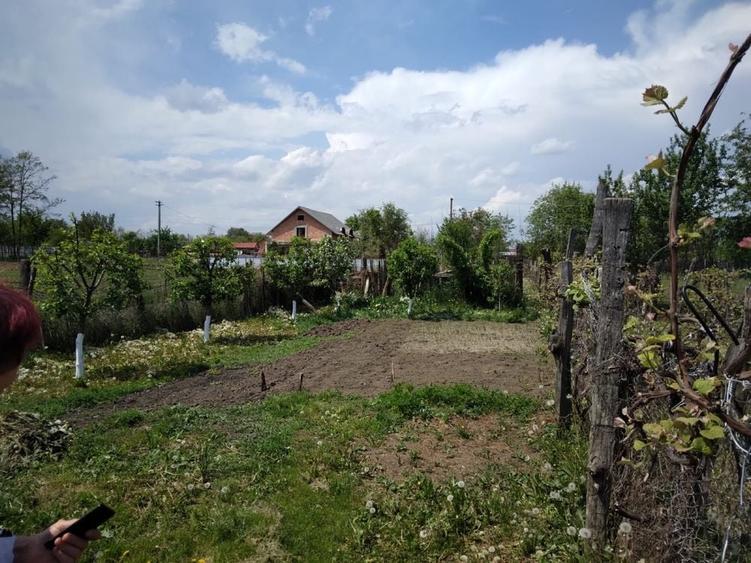 Spațiu comercial, de 1,150 mp, în Lespezi
