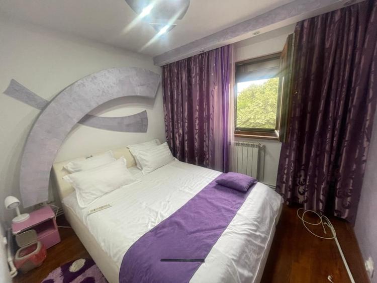 Apartament cu 3 camere decomandat, mobilat în Craiovița Nouă