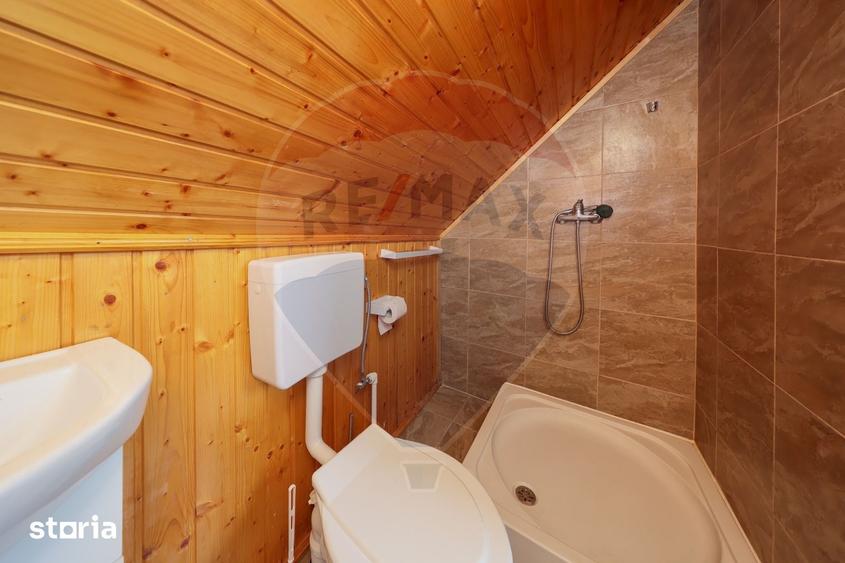 Casă cu 3 camere cu Teren 65 Mp în Schei