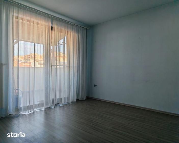 Apartament cu 4 camere în Între Lacuri