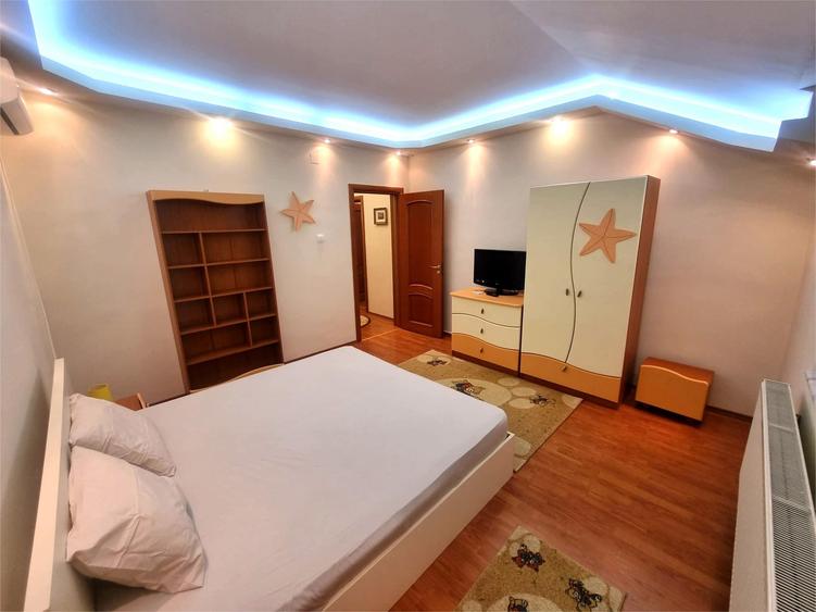 Casă cu 5 camere cu Canalizare în Pipera