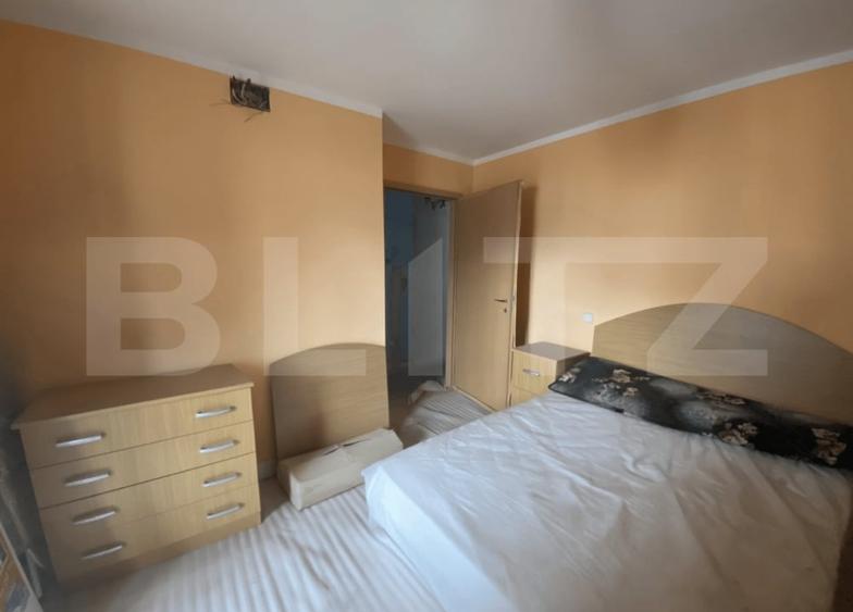 Apartament cu 3 camere semidecomandat în Cugir