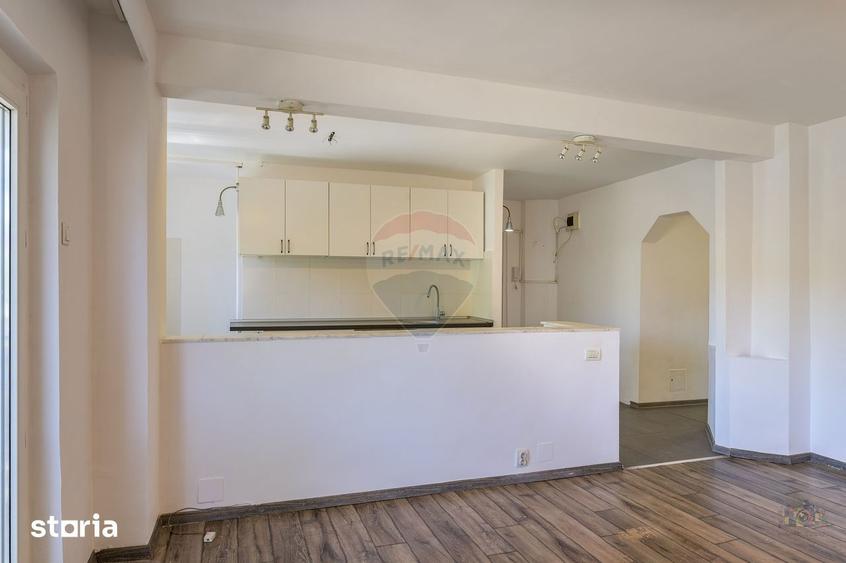 Apartament cu 3 camere în Tei