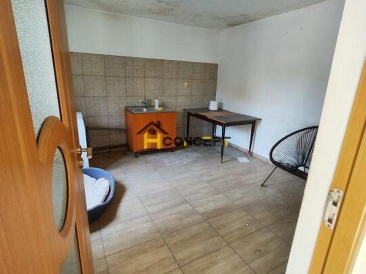 Apartament cu 4 camere decomandat în Titan