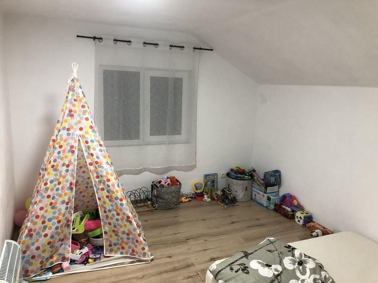 Casă cu 4 camere în Valea Lungă