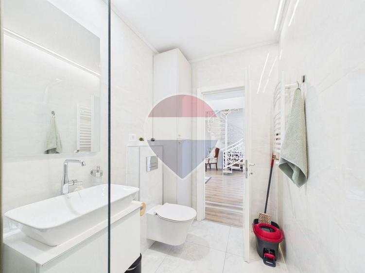 Apartament cu 2 camere semidecomandat, mobilat în P-ța Arsenalului