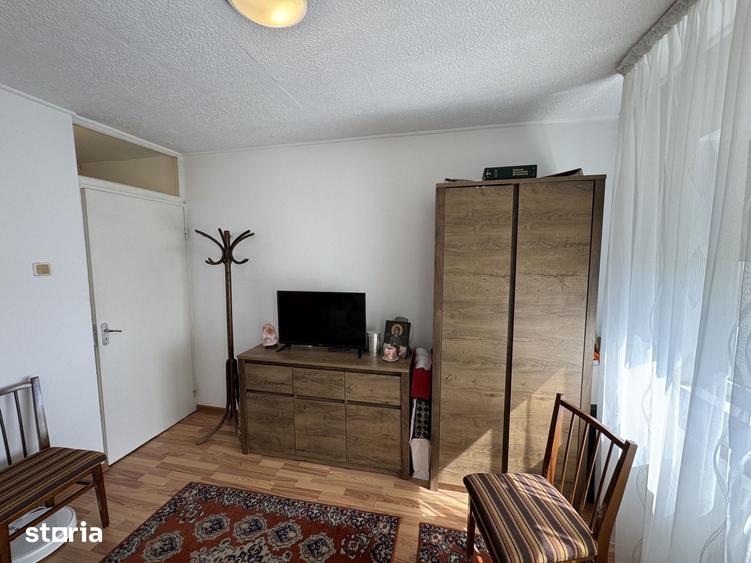 Apartament cu 3 camere decomandat, mobilat în Florilor