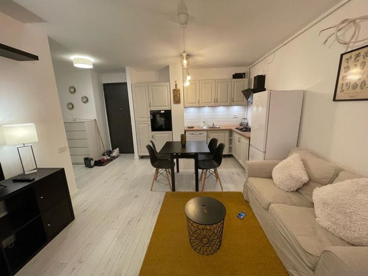 Apartament cu 2 camere semidecomandat în Chitila