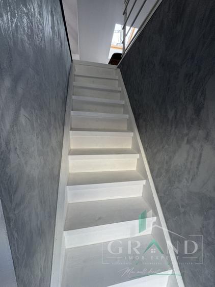Duplex cu 3 camere cu Canalizare în Între Lacuri