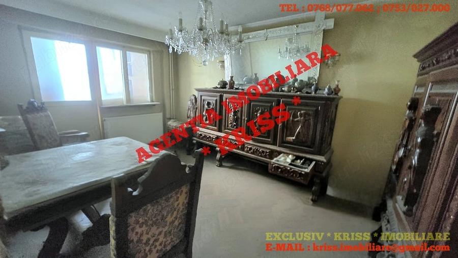Apartament cu 4 camere decomandat în Ultracentral
