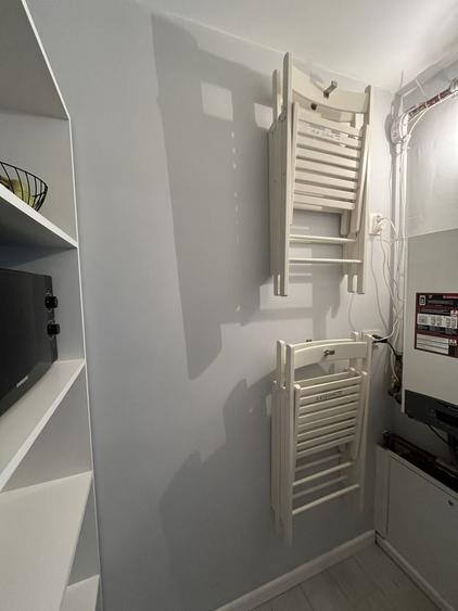 Apartament cu 3 camere semidecomandat în Brazda lui Novac