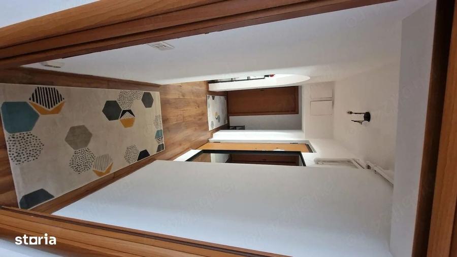Apartament cu 3 camere decomandat în Obor
