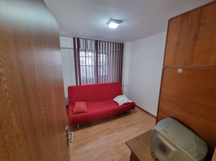 Apartament cu 3 camere decomandat, mobilat în Dristor
