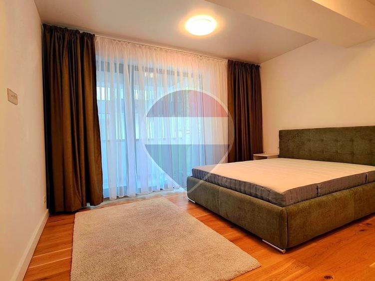 Apartament cu 3 camere decomandat, mobilat în Timpuri Noi