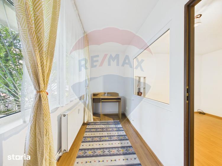Apartament cu 6 camere, mobilat în Rahova