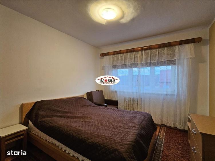Apartament 3 camere decomandat cu pivnita de vanzare in Vasile Aaron - 8