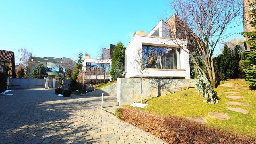 Vila minimalista insorita | piscina interioara | sauna | Jacuzzi