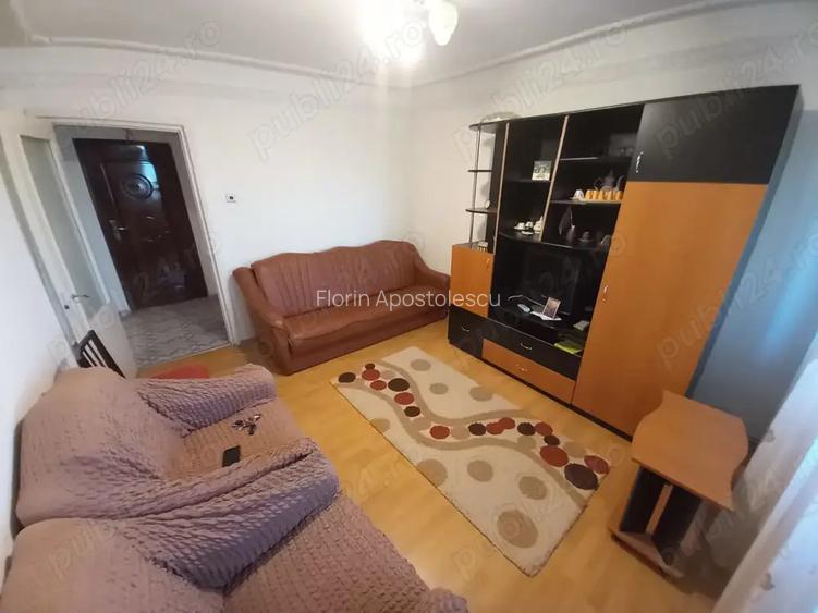 Inchiriez apartament trei camere micro 14 Inchiriez apartament trei camere micro 14