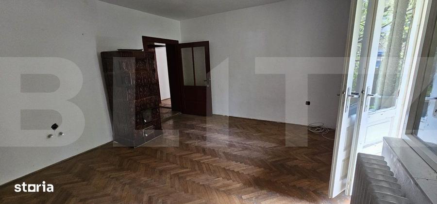 Casă cu 4 camere în Brăduț
