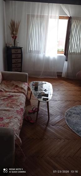 Apartament cu 2 camere decomandat în Far
