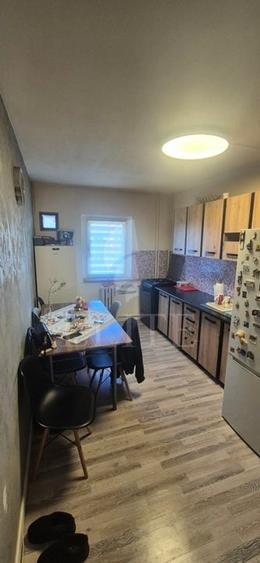 Apartament cu 3 camere semidecomandat în Grigorescu