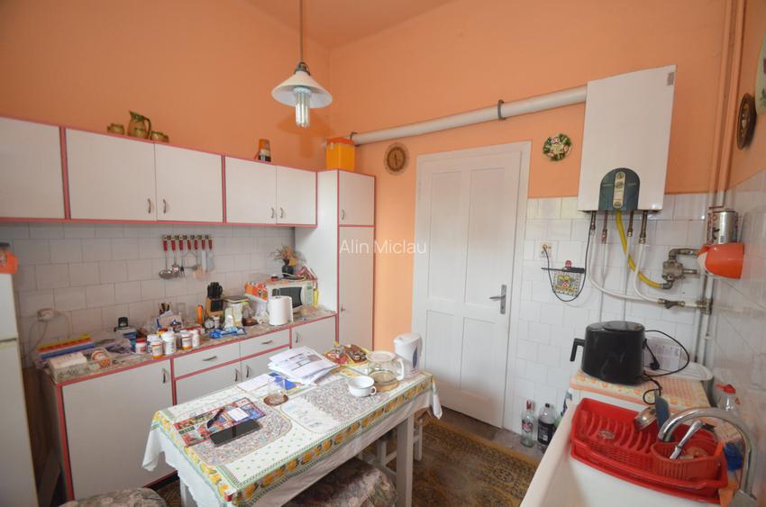 Apartament spatios cu 2 camere si centrala proprie