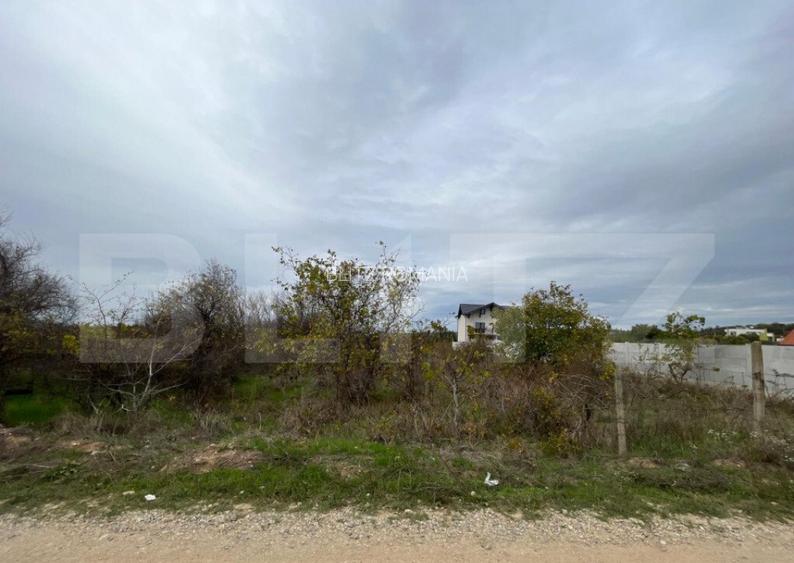 Teren 3000 mp, dubla deschidere de 32 ml in proximitatea Str