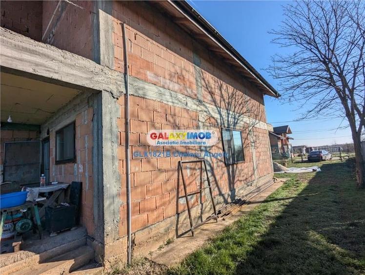 Adunatii Copaceni vila P+1 ,5 camere,suprafata 165 mp, teren 1300 mp - 17