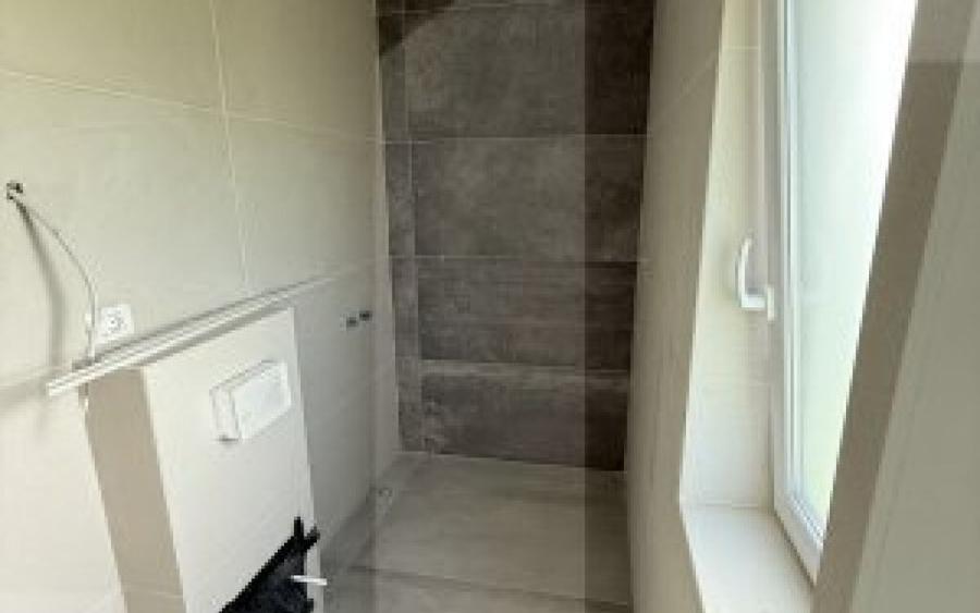 Casa de vanzare, cu 4 camere, 110 mp, zona Sacalaz - 1