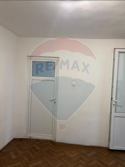 Casa cu 3 camere pretabila pentru Spatiu Comercial in Bucurestii Noi - 5