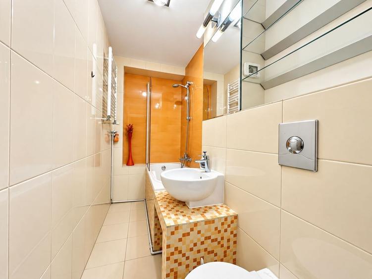 Apartament cu 3 camere decomandat, mobilat în Circumvalațiunii