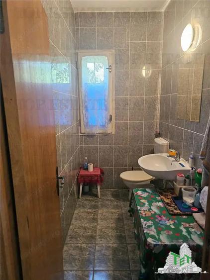 Vila spatioasa 525metri totali de inchiriat in centru Bolintin-Deal - 30