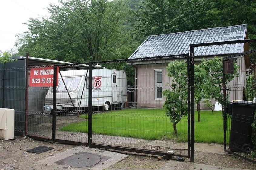 Vand casa de vacanta pe malul Cernei - 9