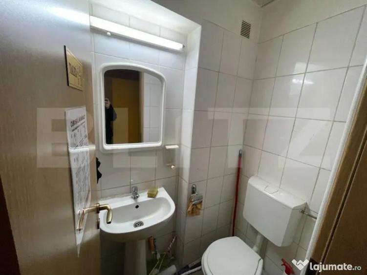 Spatiu comercial cu 3 incaperi, 73 mp, zona Cetate,perfect p - 2