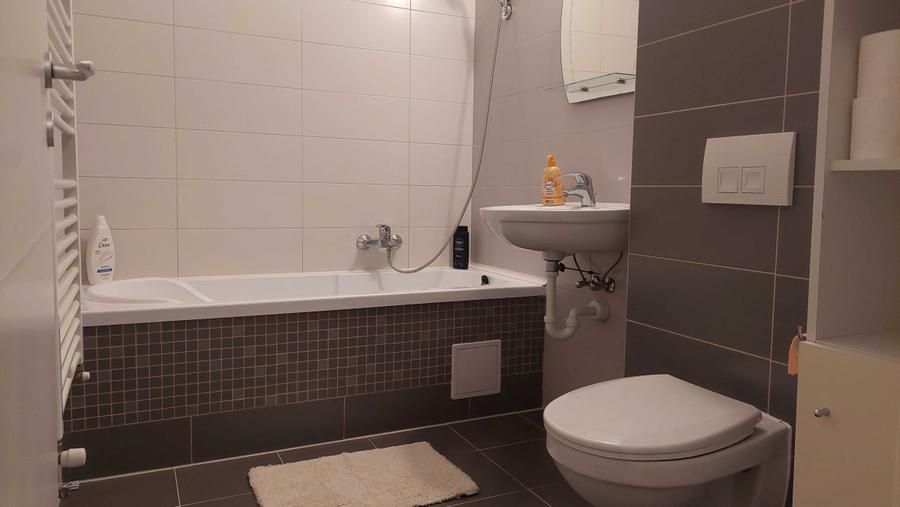 Apartament de vanzare ,persoana fizica, fara agentii imobilare,PROPRIETAR - 1