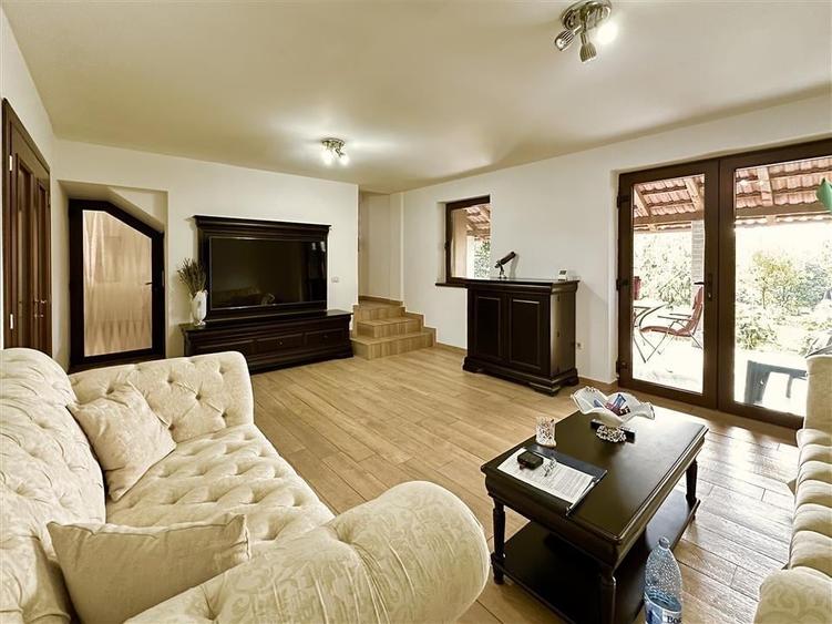 Casa cu mansarda 5 camere. Arad, zona Gai. - 2