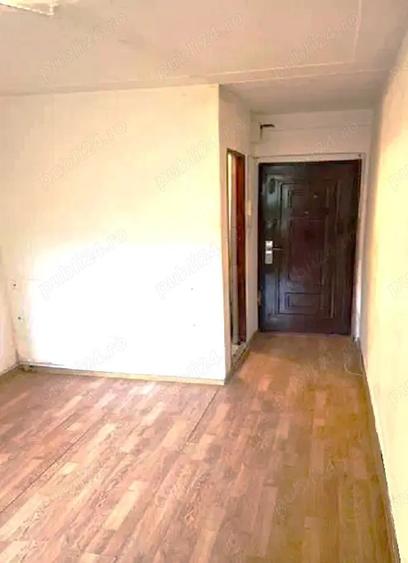 Vand garsoniera strada Patria, zona Boul rosu, Arad - 1