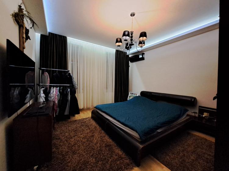 Apartament cu 5 camere decomandat, mobilat în Cotroceni