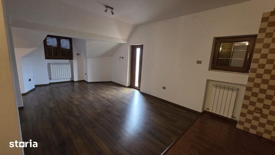 Casă cu Teren 1888 Mp în Holboca