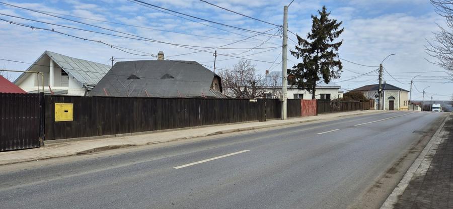 Casa cu teren str imparat Traian - 1