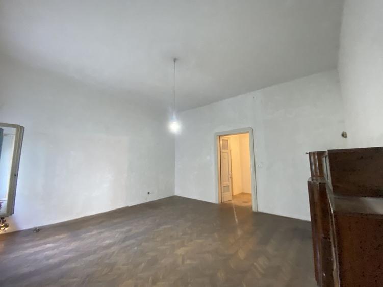 COMISION 0, PALATUL MIKSA STEINER, 3 Camere, 78 MP, Et 1, Piata Unirii - 4