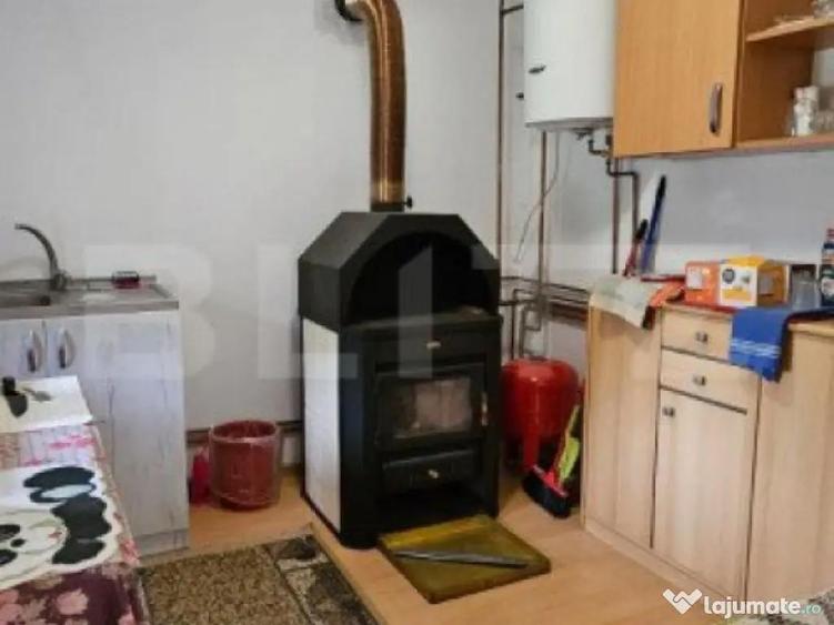 Casa deosebita, 3000 mp teren, 6 camere zona linistita - Bar - 11